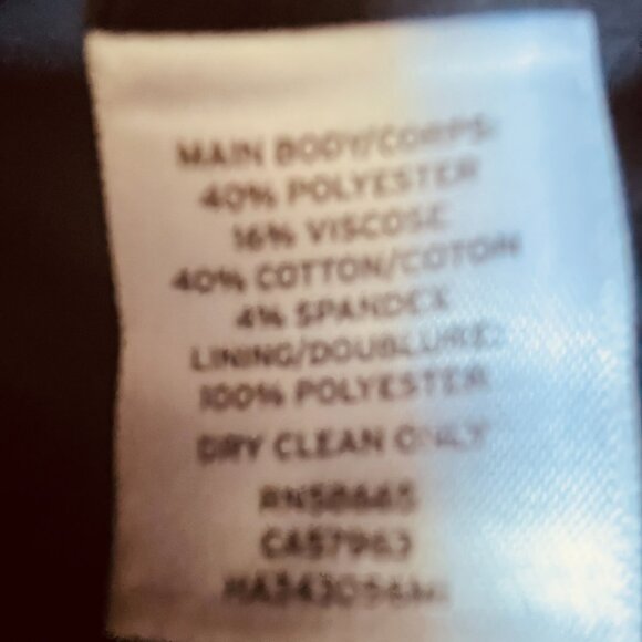 jeans skirt - Halogen ( brand) size 2 fully lined with front zipper - Picture 2 of 7